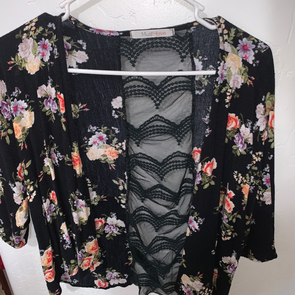 mid sleeve kimono black and floral